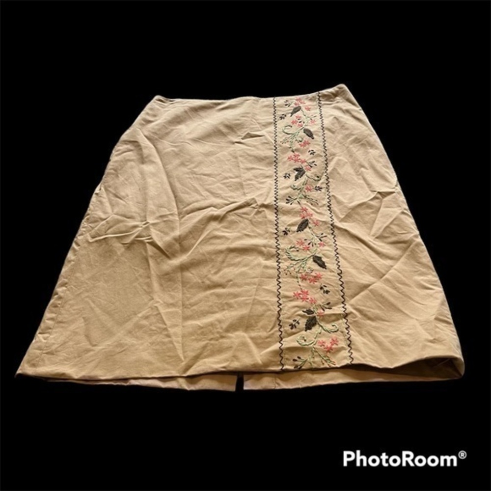 Vintage floral embroidered Ann Taylor skirt